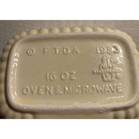 Pfaltzgraff Village Pattern Yellow Ribbed Baking Dish Loaf Pan 16oz‎ 1983 - Picture 3 of 3